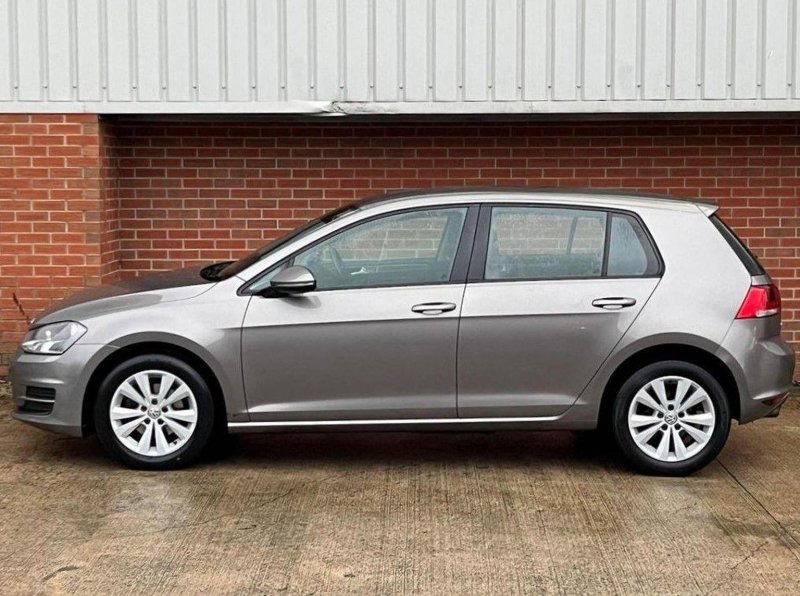 VOLKSWAGEN GOLF 1.6 TDI BlueMotion Tech SE Euro 5 (s/s) 5dr